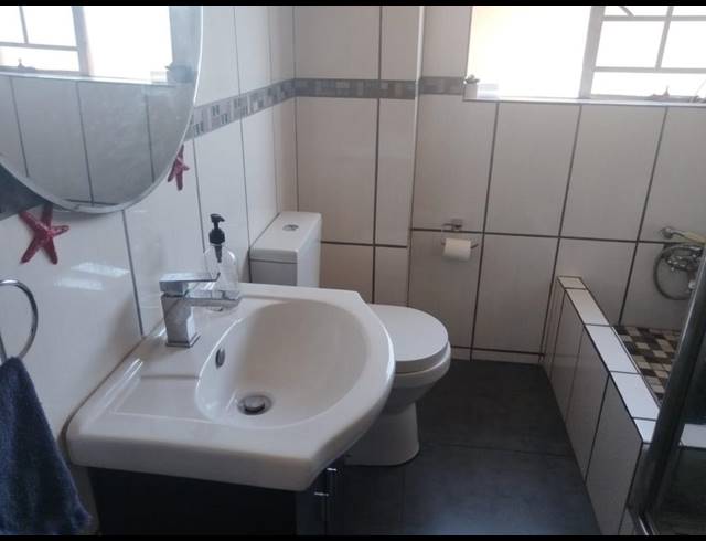 2 BEDROOM TOWNHOUSE FOR SALE IN CASTLEVIEW